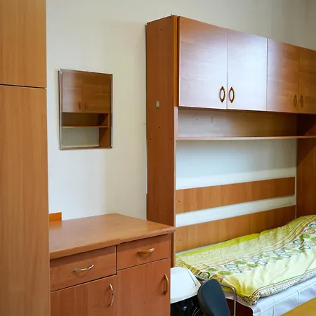 Dom Studencki Talizman Hostel *